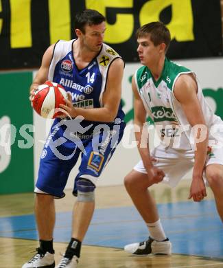 Basketball Bundesliga. Woerthersee Piraten gegen Team Swans Gmunden. Rasid Mahalbasic (Piraten), Andreas Helmigk (Gmunden). Klagenfurt, am 6.10.2007.
Foto: Kuess
---
pressefotos, pressefotografie, kuess, qs, qspictures, sport, bild, bilder, bilddatenbank