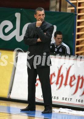 Basketball Bundesliga. Woerthersee Piraten gegen Team Swans Gmunden. Trainer Emir Osmanovic (Piraten). Klagenfurt, am 6.10.2007.
Foto: Kuess
---
pressefotos, pressefotografie, kuess, qs, qspictures, sport, bild, bilder, bilddatenbank