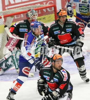 Erste Bank Eishockey Bundesliga. VSV gegen Innsbruck. Guenther Lanzinger (VSV), Herbert Hohenberger (Innsbruck). Klagenfurt, am 7.10.2007.
Foto: Kuess 
---
pressefotos, pressefotografie, kuess, qs, qspictures, sport, bild, bilder, bilddatenbank