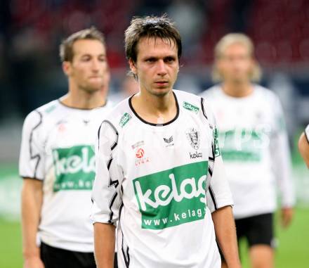 Fussball Bundesliga. SK Austria kaernten gegen Rapid Wien. Haengende Koepfe bei den Klagenfurtern. Wolfgang Bubenik, Manuel Ortlechner (Kaernten). Klagenfurt, am 7.10.2007.
Foto: Kuess
---
pressefotos, pressefotografie, kuess, qs, qspictures, sport, bild, bilder, bilddatenbank