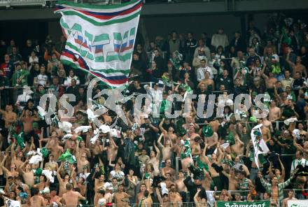 Fussball Bundesliga. SK Austria kaernten gegen Rapid Wien. Fansektor (Rapid). Klagenfurt, am 7.10.2007.
Foto: Kuess
---
pressefotos, pressefotografie, kuess, qs, qspictures, sport, bild, bilder, bilddatenbank