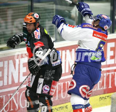 Erste Bank Eishockey Bundesliga. VSV gegen Innsbruck. Roland Kaspitz (VSV), Herbert Hohenberger (Innsbruck). Klagenfurt, am 7.10.2007.
Foto: Kuess 
---
pressefotos, pressefotografie, kuess, qs, qspictures, sport, bild, bilder, bilddatenbank