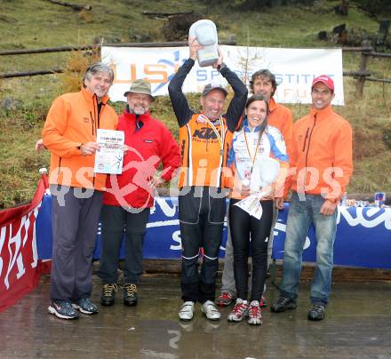 Kosiak Loewe. Siegerehrung. Josef Genser (Generali), Vizerektor Hubert Lengauer, Siegi Hochenwarter, Sabine Harder, Franz Preiml (USI Direktor), Christian Leitner. Kosiak, am 6.10.2007.
Foto: Kuess
---
pressefotos, pressefotografie, kuess, qs, qspictures, sport, bild, bilder, bilddatenbank