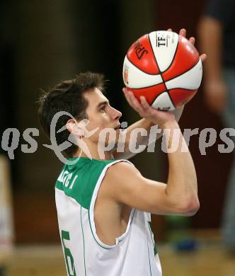 Basketball Bundesliga. Woerthersee Piraten gegen Team Swans Gmunden. Edgar Allesch (Piraten). Klagenfurt, am 6.10.2007.
Foto: Kuess
---
pressefotos, pressefotografie, kuess, qs, qspictures, sport, bild, bilder, bilddatenbank