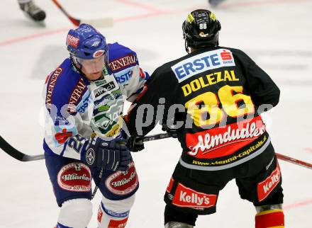 Erste Bank Eishockey Bundesliga. VSV gegen Vienna Capitals. Guenther Lanzinger (VSV), Christian Dolecal (Caps). Villach, am 9.10.2007.
Foto: Kuess 
---
pressefotos, pressefotografie, kuess, qs, qspictures, sport, bild, bilder, bilddatenbank