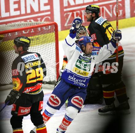 Erste Bank Eishockey Bundesliga. VSV gegen Vienna Capitals. Torjubel. Dany Bousquet (VSV),  Sean Selmser, Richard Seeley (Caps). Villach, am 9.10.2007.
Foto: Kuess 
---
pressefotos, pressefotografie, kuess, qs, qspictures, sport, bild, bilder, bilddatenbank