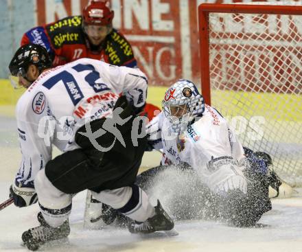 Erste Bank Eishockey Bundesliga. KAC gegen Alba Volan. Gregor Hager (KAC), Michal Dostal, Zoltan Hetenyi (Alba Volan) . Klagenfurt, am 9.10.2007.
Foto: Kuess
---
pressefotos, pressefotografie, kuess, qs, qspictures, sport, bild, bilder, bilddatenbank