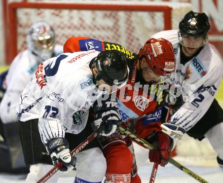 Erste Bank Eishockey Bundesliga. KAC gegen Alba Volan. Johannes Reichel (KAC), Ratislav Ondrejcik (Alba Volan). Klagenfurt, am 9.10.2007.
Foto: Kuess
---
pressefotos, pressefotografie, kuess, qs, qspictures, sport, bild, bilder, bilddatenbank