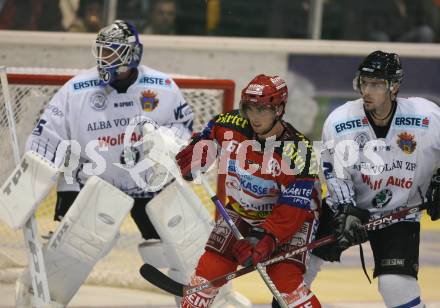 Erste Bank Eishockey Bundesliga. KAC gegen Alba Volan. Chris Harand (KAC),  Zoltan Hetenyi (Alba Volan) . Klagenfurt, am 9.10.2007.
Foto: Kuess
---
pressefotos, pressefotografie, kuess, qs, qspictures, sport, bild, bilder, bilddatenbank