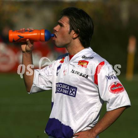 Fussball Regionalliga Mitte. SAK gegen WAC-St. Andrae. Edmir Edo Adilovic (SAK). Klagenfurt, 13.10.2007
Foto: Kuess
---
pressefotos, pressefotografie, kuess, qs, qspictures, sport, bild, bilder, bilddatenbank