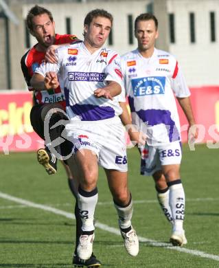 Fussball Regionalliga Mitte. SAK gegen WAC-St. Andrae.  Rudi Schoenherr, Goran Jolic (SAK), Markus Messner (St. Andrae).  Klagenfurt, 13.10.2007
Foto: Kuess
---
pressefotos, pressefotografie, kuess, qs, qspictures, sport, bild, bilder, bilddatenbank