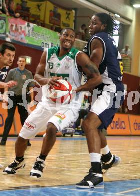 Basketball Bundesliga. Woerthersee Piraten gegen Team Panthers Fuerstenfeld. Melvin Creddle (Piraten), Michael Fraser (Fuerstenfeld). Klagenfurt, am 14.10.2007.
Foto: Kuess
---
pressefotos, pressefotografie, kuess, qs, qspictures, sport, bild, bilder, bilddatenbank