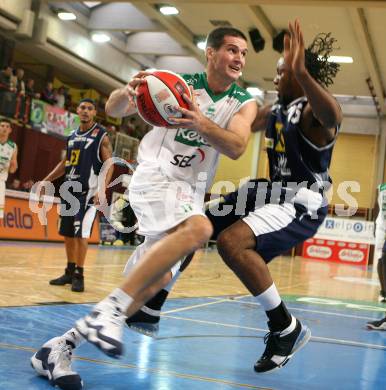 Basketball Bundesliga. Woerthersee Piraten gegen Team Panthers Fuerstenfeld. Stjepan Gavran (Piraten), Michael Fraser (Fuerstenfeld). Klagenfurt, am 14.10.2007.
Foto: Kuess
---
pressefotos, pressefotografie, kuess, qs, qspictures, sport, bild, bilder, bilddatenbank