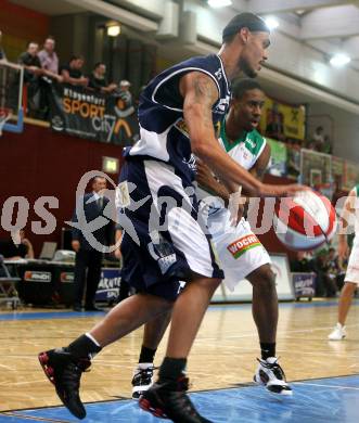 Basketball Bundesliga. Woerthersee Piraten gegen Team Panthers Fuerstenfeld. Melvin Creddle (Piraten), Anthony Shavies (Fuerstenfeld). Klagenfurt, am 14.10.2007.
Foto: Kuess
---
pressefotos, pressefotografie, kuess, qs, qspictures, sport, bild, bilder, bilddatenbank