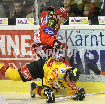 Erste Bank Eishockey Bundesliga. KAC gegen Vienna Capitals. Christoph Ibounig (KAC), Manuel Latusa (Caps). Klagenfurt, am 19.10.2007.
Foto: Kuess
---
pressefotos, pressefotografie, kuess, qs, qspictures, sport, bild, bilder, bilddatenbank