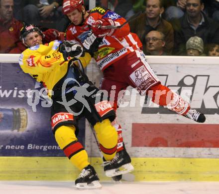 Erste Bank Eishockey Bundesliga. KAC gegen Vienna Capitals. Mike Craig (KAC), Peter Casparsson (Caps). Klagenfurt, am 19.10.2007.
Foto: Kuess
---
pressefotos, pressefotografie, kuess, qs, qspictures, sport, bild, bilder, bilddatenbank