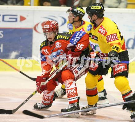 Erste Bank Eishockey Bundesliga. KAC gegen Vienna Capitals. Paul Schellander (KAC), Sean Selmser (Caps). Klagenfurt, am 19.10.2007.
Foto: Kuess
---
pressefotos, pressefotografie, kuess, qs, qspictures, sport, bild, bilder, bilddatenbank