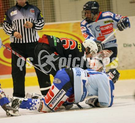 Eishockey Oberliga. ESC Steindorf gegen EC Tarco Woelfe Klagenfurt. Oliver Oberrauner (Steindorf), Markus Zechner (Tarco). Althofen, am 20.10.2007.
Foto: Kuess
---
pressefotos, pressefotografie, kuess, qs, qspictures, sport, bild, bilder, bilddatenbank