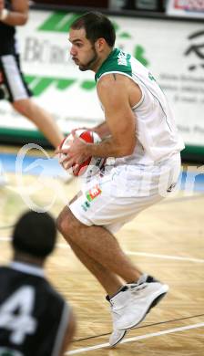 Basketball Bundesliga. Woerthersee Piraten gegen Team Guessing Knights. Joachim Buggelsheim (Piraten). Klagenfurt, am 26.10.2007.
Foto: Kuess
---
pressefotos, pressefotografie, kuess, qs, qspictures, sport, bild, bilder, bilddatenbank