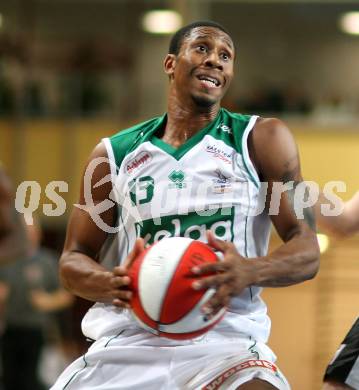 Basketball Bundesliga. Woerthersee Piraten gegen Team Guessing Knights. Melvin Creddle (Piraten). Klagenfurt, am 26.10.2007.
Foto: Kuess
---
pressefotos, pressefotografie, kuess, qs, qspictures, sport, bild, bilder, bilddatenbank