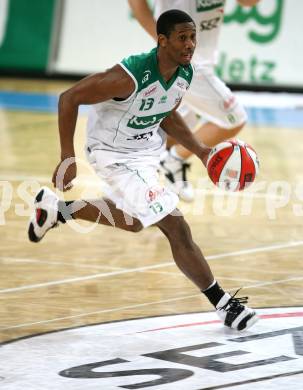 Basketball Bundesliga. Woerthersee Piraten gegen Team Guessing Knights. Melvin Creddle (Piraten). Klagenfurt, am 26.10.2007.
Foto: Kuess
---
pressefotos, pressefotografie, kuess, qs, qspictures, sport, bild, bilder, bilddatenbank