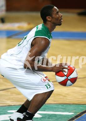 Basketball Bundesliga. Woerthersee Piraten gegen Team Guessing Knights. Melvin Creddle (Piraten). Klagenfurt, am 26.10.2007.
Foto: Kuess
---
pressefotos, pressefotografie, kuess, qs, qspictures, sport, bild, bilder, bilddatenbank