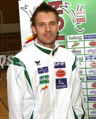 Badminton Bundesliga. ASKOE Kelag Kaernten.  Neven Rihtar. Klagenfurt, am 20.10.2007.
Foto: Kuess
---
pressefotos, pressefotografie, kuess, qs, qspictures, sport, bild, bilder, bilddatenbank