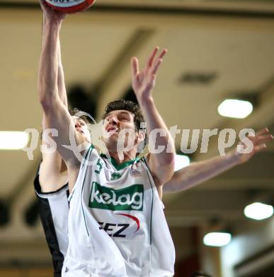 Basketball Bundesliga. Woerthersee Piraten gegen Team Guessing Knights. Selmir Husanovic (Piraten). Klagenfurt, am 26.10.2007.
Foto: Kuess
---
pressefotos, pressefotografie, kuess, qs, qspictures, sport, bild, bilder, bilddatenbank