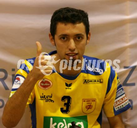 Volleyball Challenge Cup. SK Posojilnica Aich/Dob gegen Generali Haching. Stefan Gruber (Aich/Dob). Prevalje, am 27.10.2007.
Foto: Kuess
---
pressefotos, pressefotografie, kuess, qs, qspictures, sport, bild, bilder, bilddatenbank