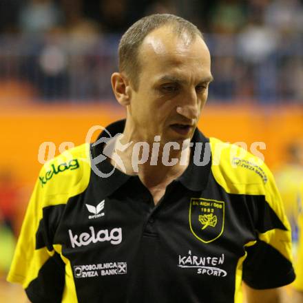 Volleyball Challenge Cup. SK Posojilnica Aich/Dob gegen Generali Haching. Trainer Miro Palgut (Aich/Dob). Prevalje, am 27.10.2007.
Foto: Kuess
---
pressefotos, pressefotografie, kuess, qs, qspictures, sport, bild, bilder, bilddatenbank