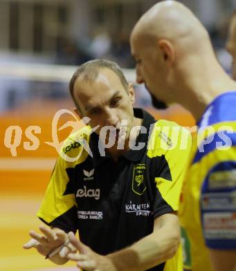 Volleyball Challenge Cup. SK Posojilnica Aich/Dob gegen Generali Haching. Trainer Miro Palgut, Marek Golstajn (Aich/Dob). Prevalje, am 27.10.2007.
Foto: Kuess
---
pressefotos, pressefotografie, kuess, qs, qspictures, sport, bild, bilder, bilddatenbank