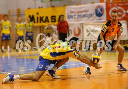 Volleyball Challenge Cup. SK Posojilnica Aich/Dob gegen Generali Haching. David Slatinsek, Martin Pipa (Aich/Dob). Prevalje, am 27.10.2007.
Foto: Kuess
---
pressefotos, pressefotografie, kuess, qs, qspictures, sport, bild, bilder, bilddatenbank