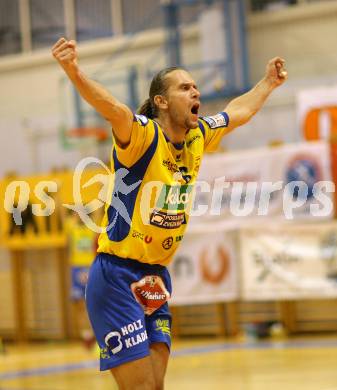 Volleyball Challenge Cup. Aich/Dob gegen Generali Haching (GER).Reznicek Pavel (Aich). Prevalje, 27.10.2007
Foto: Kuess
---
pressefotos, pressefotografie, kuess, qs, qspictures, sport, bild, bilder, bilddatenbank