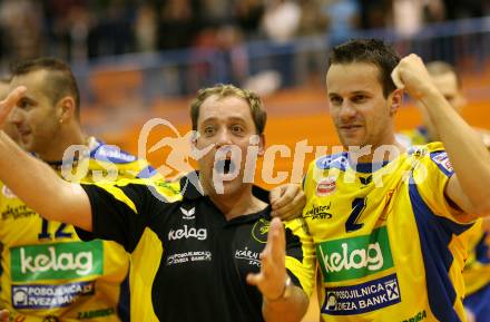 Volleyball Challenge Cup. SK Posojilnica Aich/Dob gegen Generali Haching. Martin Micheu, Miha Kosl (Aich/Dob). Prevalje, am 27.10.2007.
Foto: Kuess
---
pressefotos, pressefotografie, kuess, qs, qspictures, sport, bild, bilder, bilddatenbank