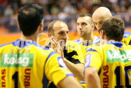 Volleyball Challenge Cup. SK Posojilnica Aich/Dob gegen Generali Haching. Trainer Miro Palgut (Aich/Dob). Prevalje, am 27.10.2007.
Foto: Kuess
---
pressefotos, pressefotografie, kuess, qs, qspictures, sport, bild, bilder, bilddatenbank