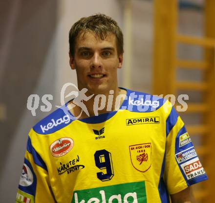 Volleyball Challenge Cup. SK Posojilnica Aich/Dob gegen Generali Haching. Michael Leeb (Aich/Dob). Prevalje, am 27.10.2007.
Foto: Kuess
---
pressefotos, pressefotografie, kuess, qs, qspictures, sport, bild, bilder, bilddatenbank