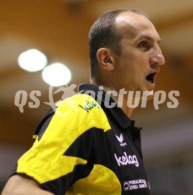 Volleyball Challenge Cup. SK Posojilnica Aich/Dob gegen Generali Haching. Trainer Miro Palgut (Aich/Dob). Prevalje, am 27.10.2007.
Foto: Kuess
---
pressefotos, pressefotografie, kuess, qs, qspictures, sport, bild, bilder, bilddatenbank