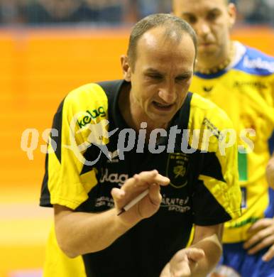 Volleyball Challenge Cup. SK Posojilnica Aich/Dob gegen Generali Haching. Trainer Miro Palgut (Aich/Dob). Prevalje, am 27.10.2007.
Foto: Kuess
---
pressefotos, pressefotografie, kuess, qs, qspictures, sport, bild, bilder, bilddatenbank