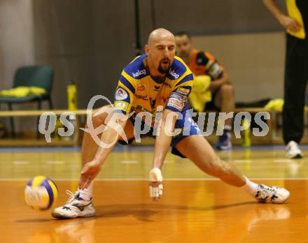 Volleyball Challenge Cup. SK Posojilnica Aich/Dob gegen Generali Haching. Marek Golstajn (Aich/Dob). Prevalje, am 27.10.2007.
Foto: Kuess
---
pressefotos, pressefotografie, kuess, qs, qspictures, sport, bild, bilder, bilddatenbank