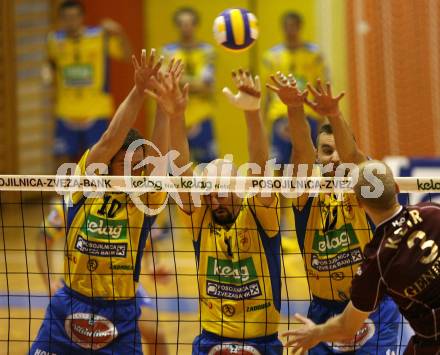 Volleyball Challenge Cup. Aich/Dob gegen Generali Haching (GER).Pusnik Nejc, Golstajn Marek, Polony Peter (Aich). Prevalje, 27.10.2007
Foto: Kuess
---
pressefotos, pressefotografie, kuess, qs, qspictures, sport, bild, bilder, bilddatenbank