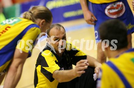 Volleyball Challenge Cup. SK Posojilnica Aich/Dob gegen Generali Haching. Trainer Miro Palgut (Aich/Dob). Prevalje, am 27.10.2007.
Foto: Kuess
---
pressefotos, pressefotografie, kuess, qs, qspictures, sport, bild, bilder, bilddatenbank