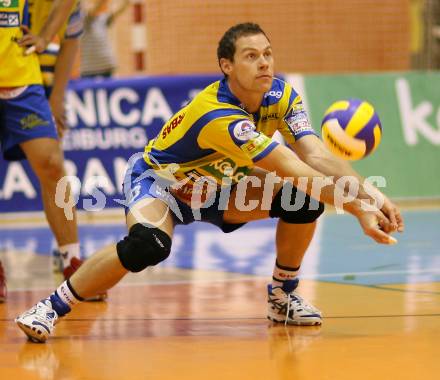 Volleyball Challenge Cup. SK Posojilnica Aich/Dob gegen Generali Haching. Nejc Pusnik (Aich/Dob). Prevalje, am 27.10.2007.
Foto: Kuess
---
pressefotos, pressefotografie, kuess, qs, qspictures, sport, bild, bilder, bilddatenbank