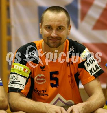 Volleyball Challenge Cup. SK Posojilnica Aich/Dob gegen Generali Haching. Martin Pipa (Aich/Dob). Prevalje, am 27.10.2007.
Foto: Kuess
---
pressefotos, pressefotografie, kuess, qs, qspictures, sport, bild, bilder, bilddatenbank