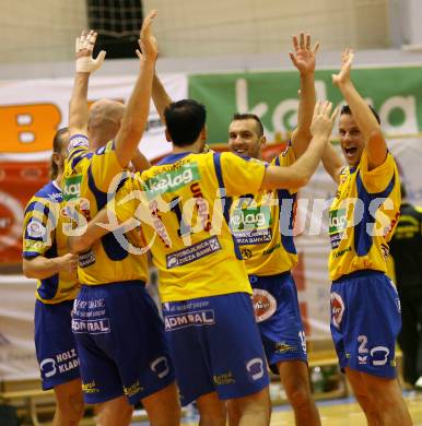 Volleyball Challenge Cup. SK Posojilnica Aich/Dob gegen Generali Haching. Jubel (Aich/Dob). Prevalje, am 27.10.2007.
Foto: Kuess
---
pressefotos, pressefotografie, kuess, qs, qspictures, sport, bild, bilder, bilddatenbank