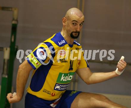 Volleyball Challenge Cup. SK Posojilnica Aich/Dob gegen Generali Haching. Marek Golstajn (Aich/Dob). Prevalje, am 27.10.2007.
Foto: Kuess
---
pressefotos, pressefotografie, kuess, qs, qspictures, sport, bild, bilder, bilddatenbank