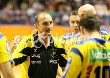 Volleyball Challenge Cup. SK Posojilnica Aich/Dob gegen Generali Haching. Trainer Miro Palgut (Aich/Dob). Prevalje, am 27.10.2007.
Foto: Kuess
---
pressefotos, pressefotografie, kuess, qs, qspictures, sport, bild, bilder, bilddatenbank