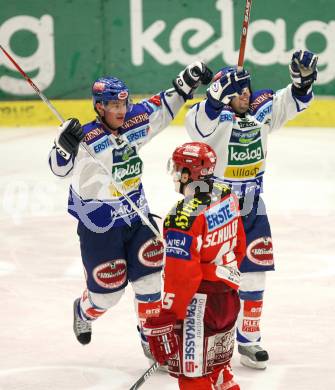 Erste Bank Eishockey Bundesliga. VSV gegen KAC. Torjubel VSV. Marc Brown, Dany Bousquet (VSV), Dave Schuller (KAC). Villach, am 28.10.2007.
Foto: Kuess
---
pressefotos, pressefotografie, kuess, qs, qspictures, sport, bild, bilder, bilddatenbank