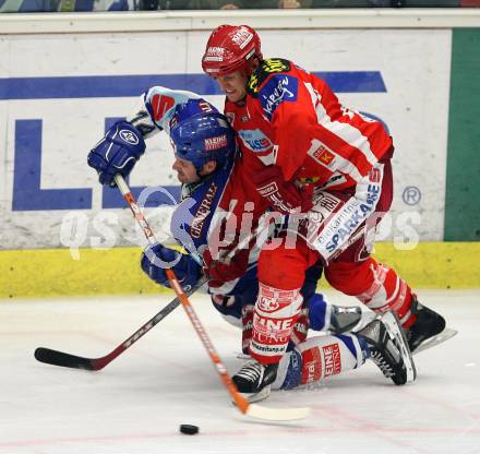 Erste Bank Eishockey Bundesliga. VSV gegen KAC. Devin Edgerton (VSV), Mike Craig (KAC). Villach, am 28.10.2007.
Foto: Kuess
---
pressefotos, pressefotografie, kuess, qs, qspictures, sport, bild, bilder, bilddatenbank