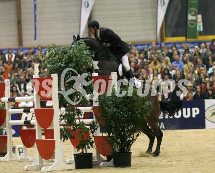 Reiten. Fest der Pferde. Robert Puck (Oesterreich) auf Real eagle. Klagenfurt, am 28.10.2007.
Foto: Kuess
---
pressefotos, pressefotografie, kuess, qs, qspictures, sport, bild, bilder, bilddatenbank