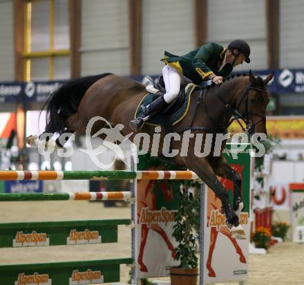 Reiten. Fest der Pferde. Gerfried Puck (Oesterreich) auf Real Eagle. Klagenfurt, am 28.10.2007.
Foto: Kuess
---
pressefotos, pressefotografie, kuess, qs, qspictures, sport, bild, bilder, bilddatenbank